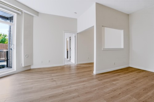 523-13733 107A Avenue, Surrey, BC 