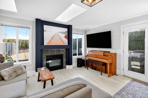 1065 King George Boulevard, Surrey, BC 