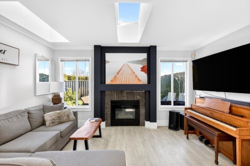 1065 King George Boulevard, Surrey, BC 