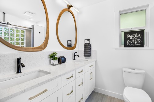 1065 King George Boulevard, Surrey, BC 