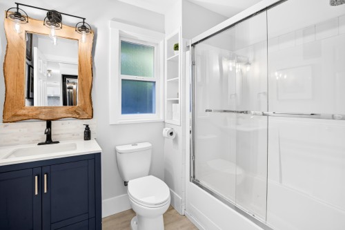 1065 King George Boulevard, Surrey, BC 
