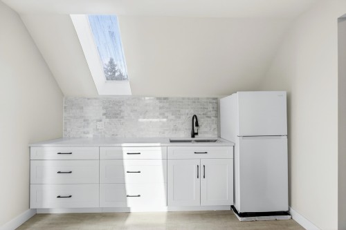 1065 King George Boulevard, Surrey, BC 