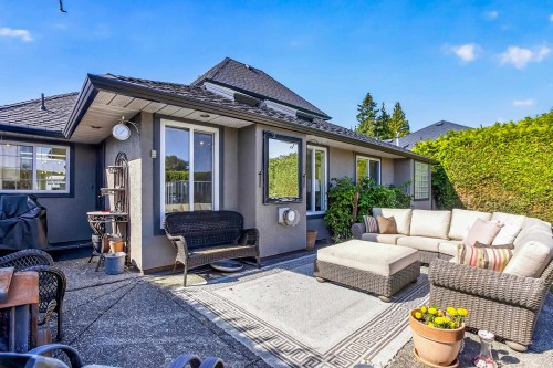 1065 King George Boulevard, Surrey, BC 