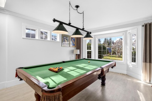1065 King George Boulevard, Surrey, BC 