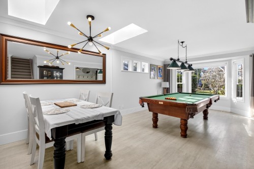 1065 King George Boulevard, Surrey, BC 