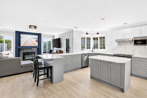 1065 King George Boulevard, Surrey, BC 