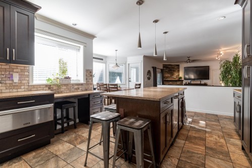 19118 86 Avenue, Surrey, BC 