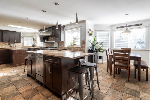 19118 86 Avenue, Surrey, BC 