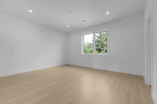 101-5840 179 Street, Surrey, BC 