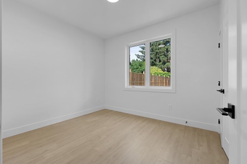 101-5840 179 Street, Surrey, BC 