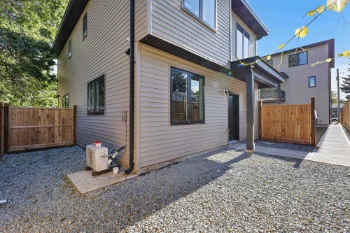101-5840 179 Street, Surrey, BC 