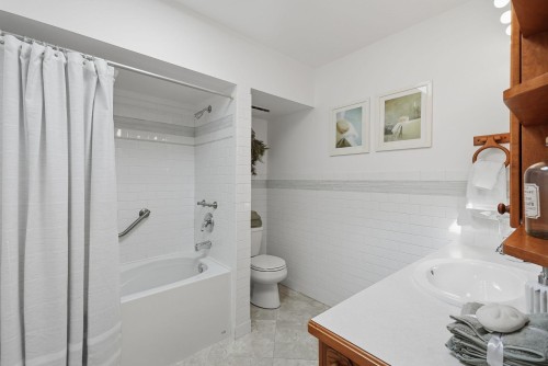 10461 Main Street, Delta, BC 
