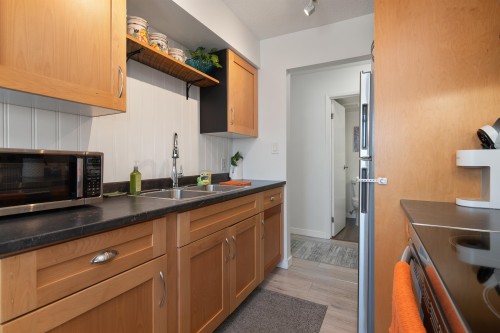 313-2211 Clearbrook Road, Abbotsford, BC 