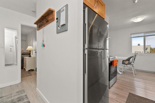 313-2211 Clearbrook Road, Abbotsford, BC 