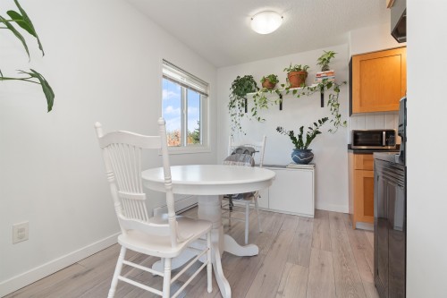 313-2211 Clearbrook Road, Abbotsford, BC 