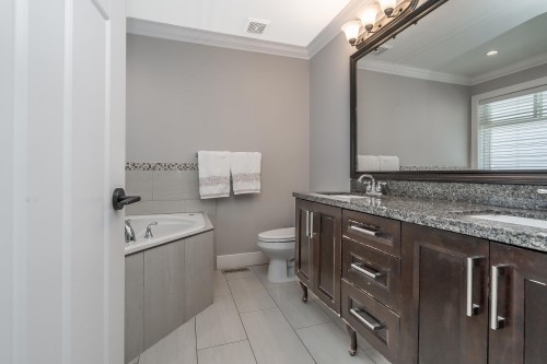 17863 71A Avenue, Surrey, BC 