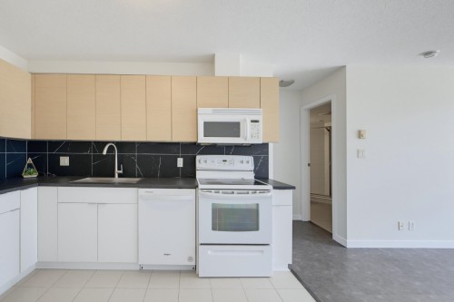 1007-13618 100 Avenue, Surrey, BC 