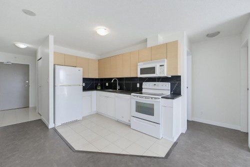 1007-13618 100 Avenue, Surrey, BC 