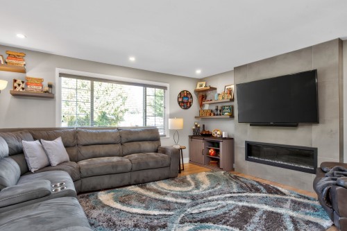 20504 43 Avenue, Langley, BC 