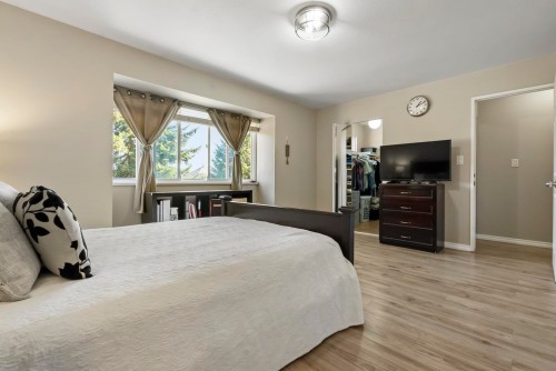9511 160 Street, Surrey, BC 