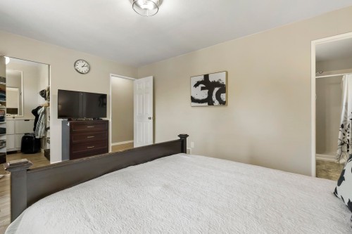 9511 160 Street, Surrey, BC 