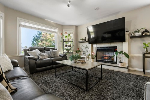 9511 160 Street, Surrey, BC 