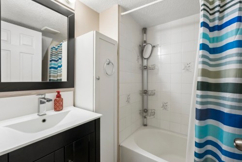 9511 160 Street, Surrey, BC 
