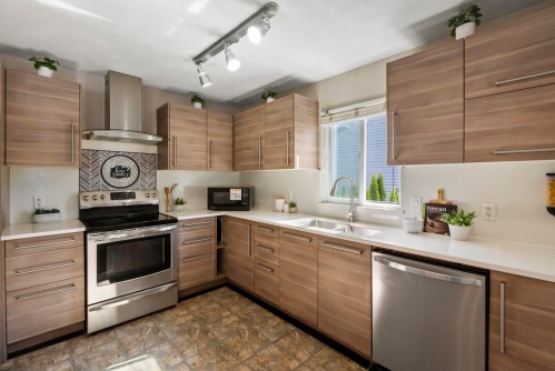 9511 160 Street, Surrey, BC 