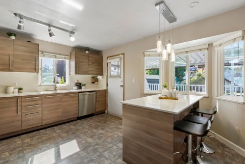9511 160 Street, Surrey, BC 