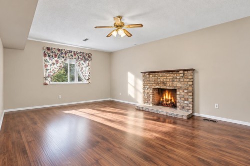 14287 73A Avenue, Surrey, BC 