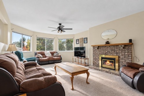 14287 73A Avenue, Surrey, BC 