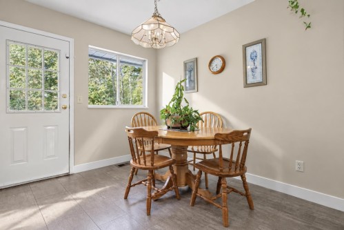 14287 73A Avenue, Surrey, BC 