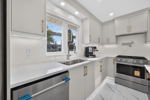 10238 Sheaves Court, Delta, BC 