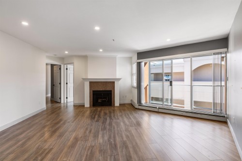 306-15233 Pacific Avenue, White Rock, BC 