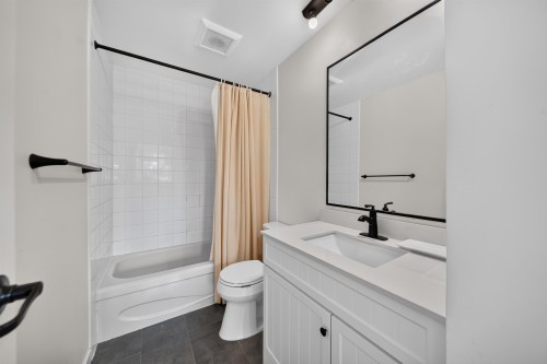 7674 125 Street, Surrey, BC 