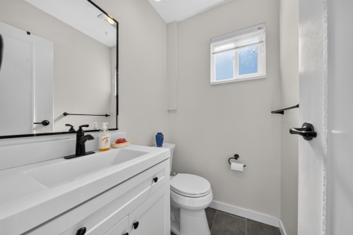 7674 125 Street, Surrey, BC 