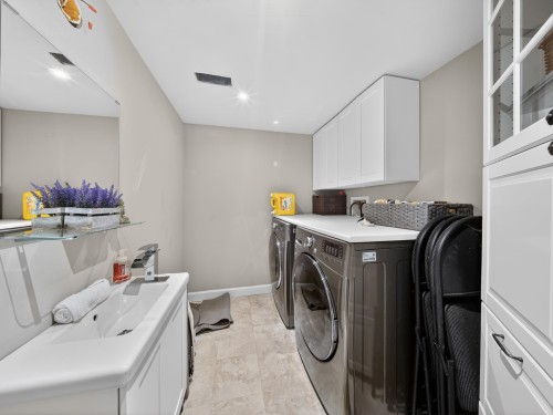 512-13900 Hyland Road, Surrey, BC 