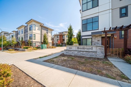 27-20849 78b Avenue  Langley, BC V2Y 0X6
