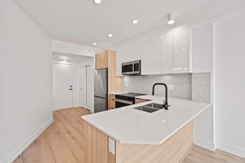 439-20769 Fraser Highway, Langley, BC 