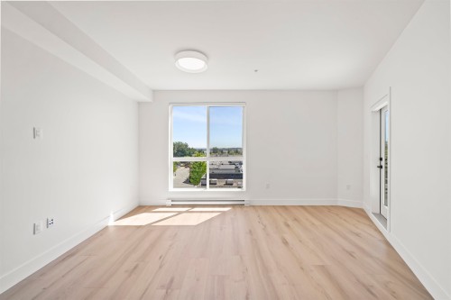 439-20769 Fraser Highway, Langley, BC 