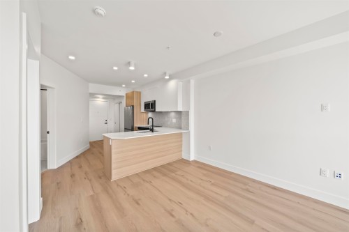 439-20769 Fraser Highway, Langley, BC 