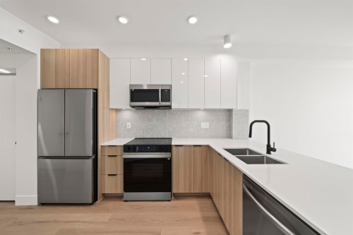 439-20769 Fraser Highway, Langley, BC 