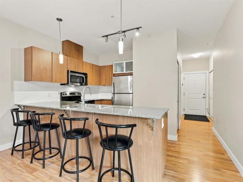 224-9655 King George Boulevard, Surrey, BC 