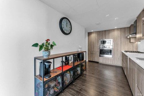 2710-9887 Whalley Boulevard, Surrey, BC 
