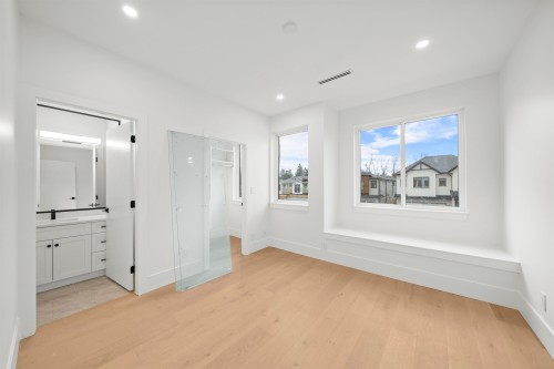 7523 205 Street, Langley, BC 