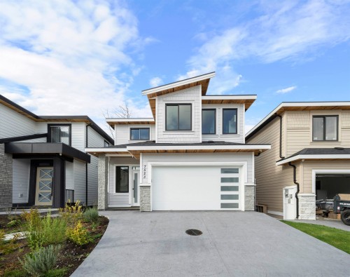7523 205 Street, Langley, BC 