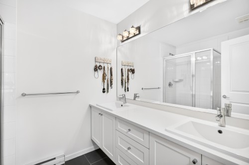 4-16357 15 Avenue, Surrey, BC 