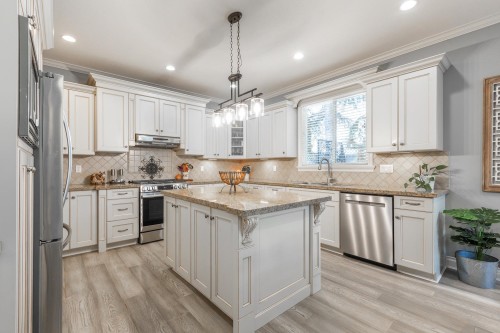 5910 164A Street, Surrey, BC 
