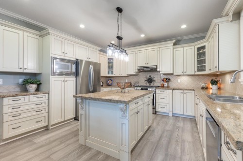 5910 164A Street, Surrey, BC 