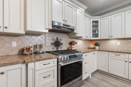 5910 164A Street, Surrey, BC 